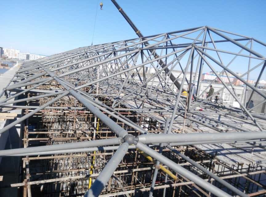 太原商贸城屋顶网架工程
